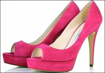 Модные розовые туфли на каблуке