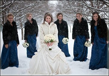 Зимние свадебные накидки из меха и ткани