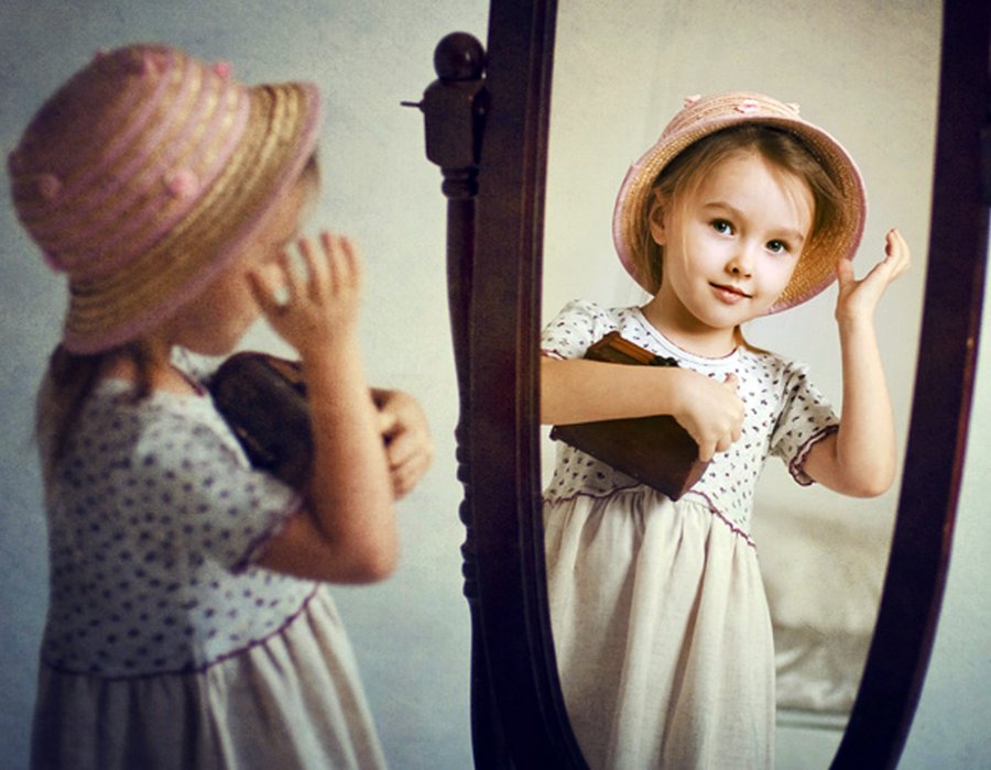 Девочка и зеркало – первое впечатление