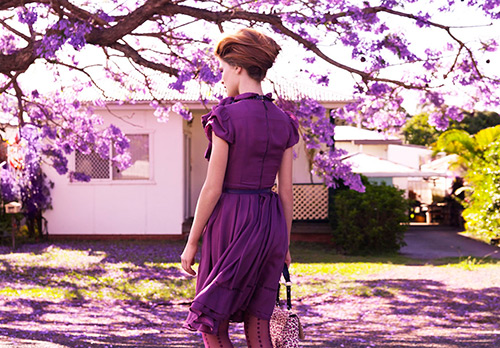 Фиолетовый цвет в одежде и психологии