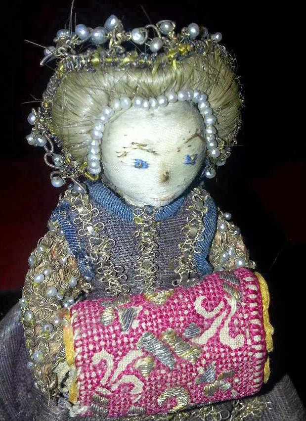 Антикварная Кукла начало 17 века, фото
