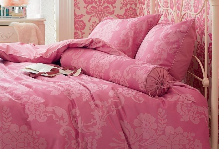 Спальня в розовых оттенках