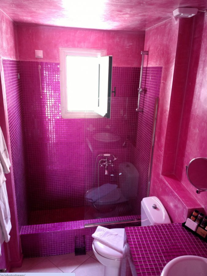 ванная комната в розовых тонах