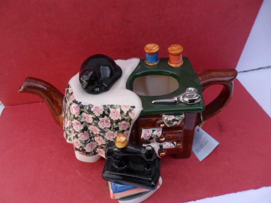 Сувенир – чайник швейная машинка