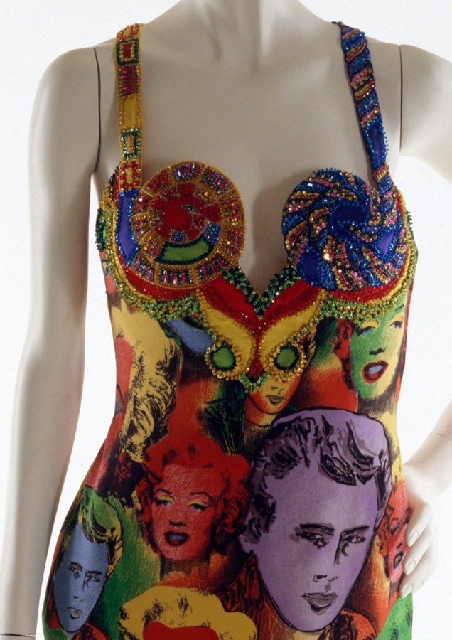 Кислотное платье Джанни Версаче