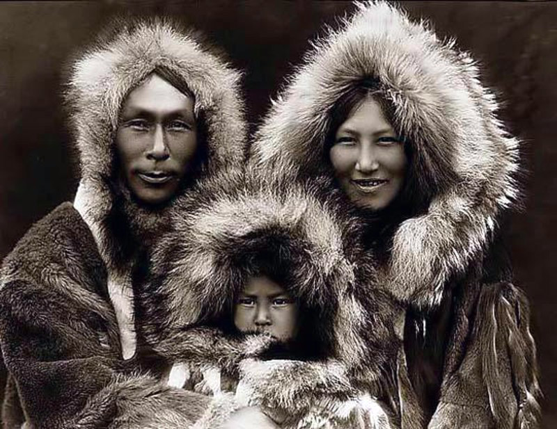 Семья эскимосов