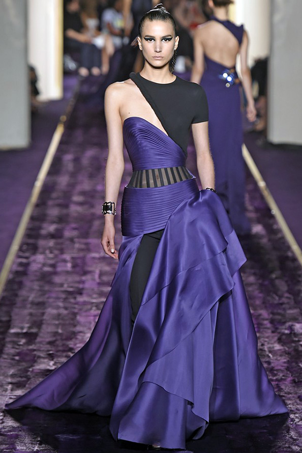 Фото фиолетового платья Versace