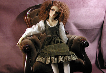 Кресло для куклы как украшение интерьера