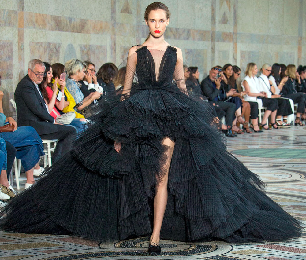Черное платье Giambattista Valli