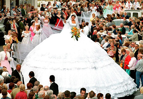 Смешные и необычные свадебные платья
