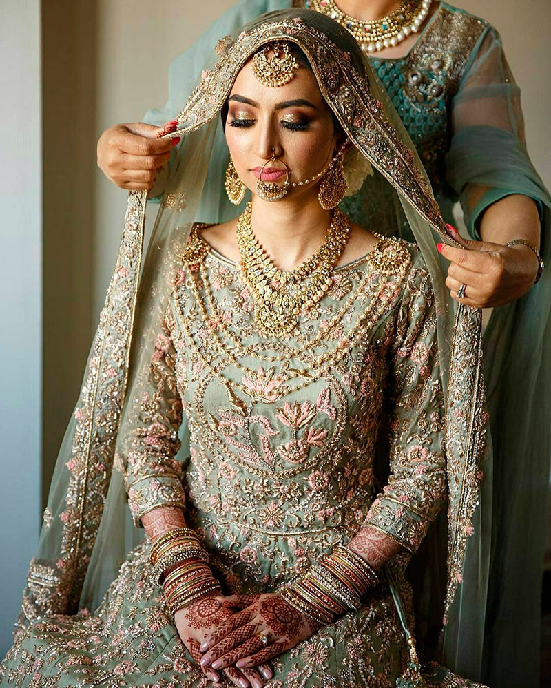 Индианка невеста свадебное Сари