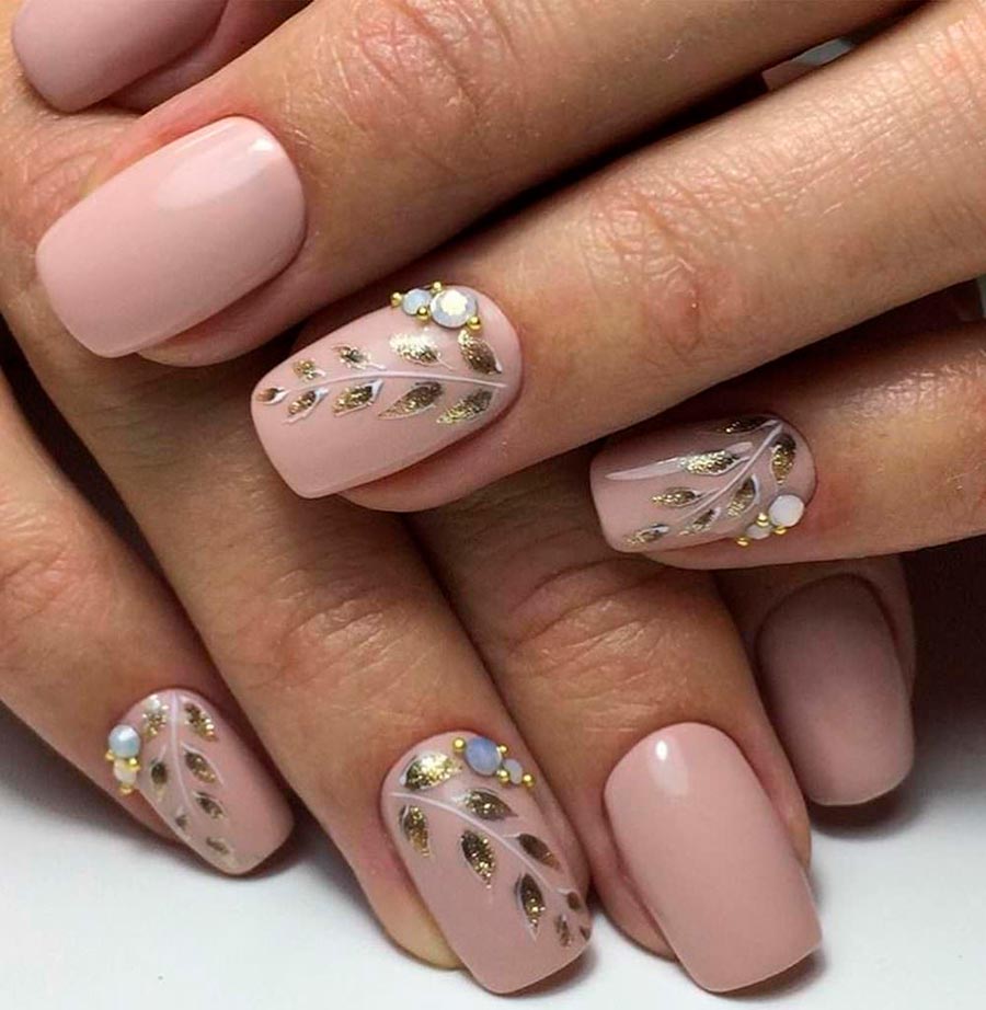 флористический дизайн на ногтях