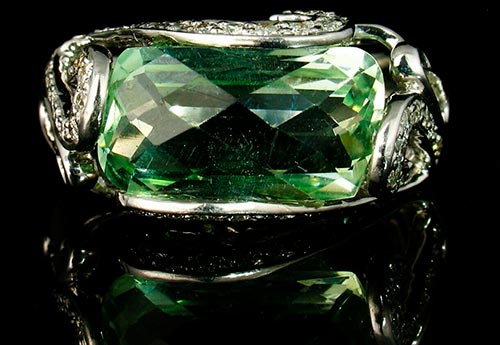 Камень празиолит – зеленый аметист в украшениях