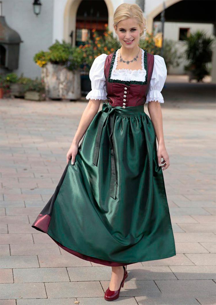 Платье в немецком стиле