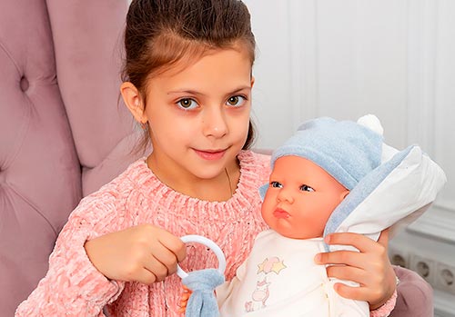 Кукла на Новый год: выбираем игрушку