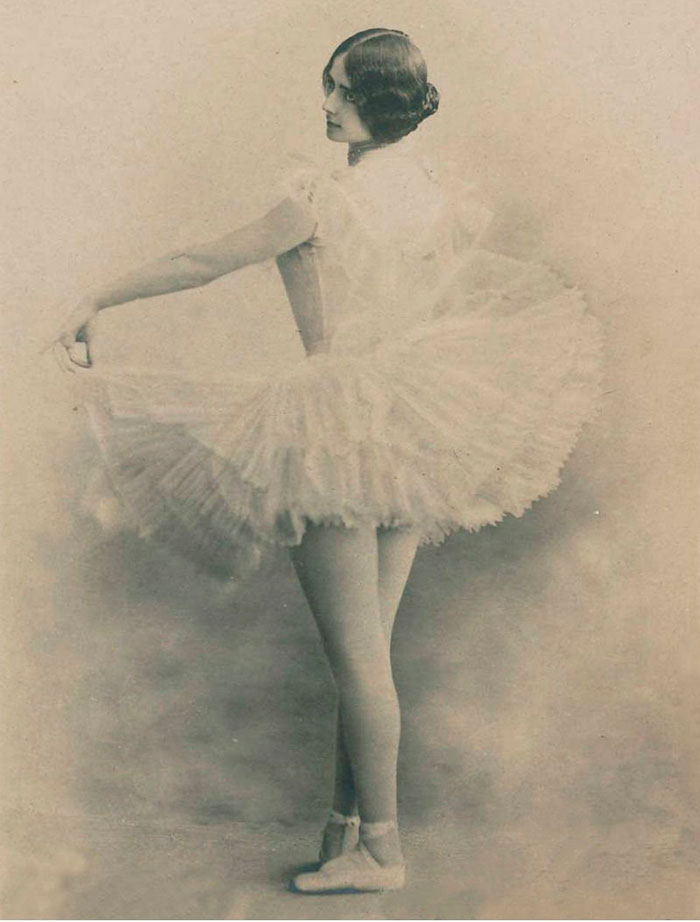Балерина Клео де Мерод